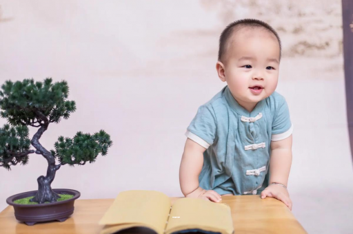 连云港宝宝爱吐奶是什么原因